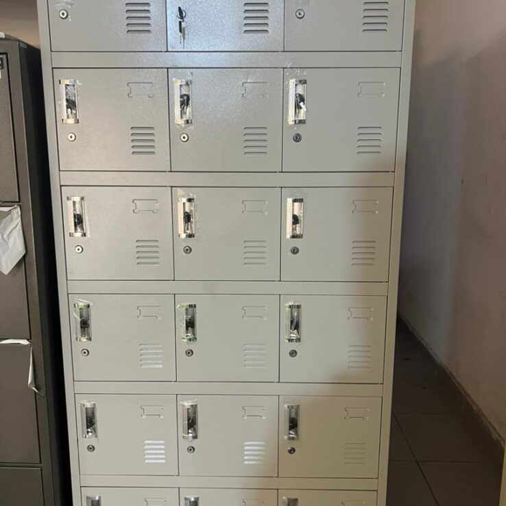 18 Cabinets with Key lock